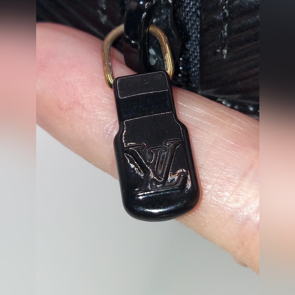 LOUIS VUITTON LV Trousse Crayons Pen Cosmetic Case Epi Leather Black France - Picture 2 of 15